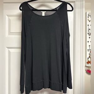 MaCherie Maternity Black Cold Shoulder Long Sleeve shirt size M